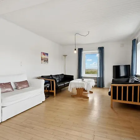 Holiday home Lovely In With Wifi